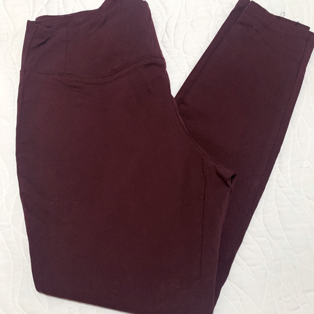 Worthington women pulled pants size 14 color wine